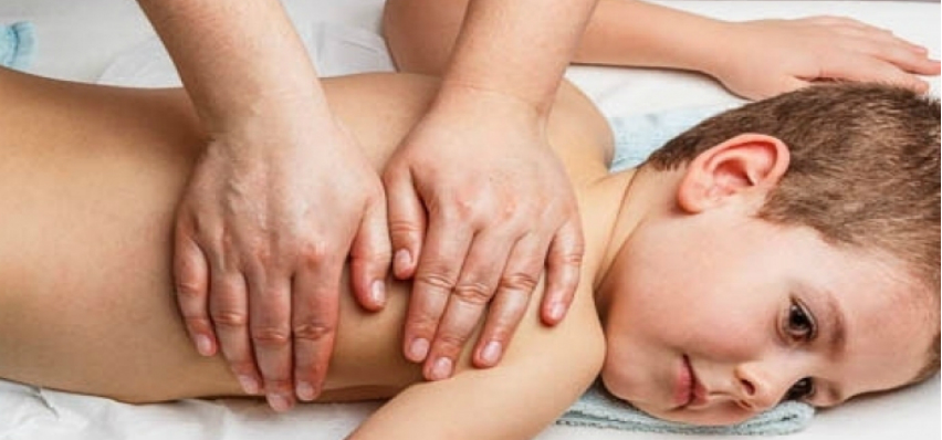 Друг попросил массаж. Детский массаж. Остеопатия для детей.